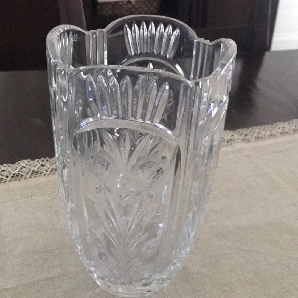 Crystal Vase - Picture 4 of 16